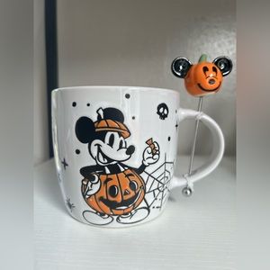 Disney Mickey Mouse Halloween Coffee Mug Cup W/ Pumpkin Stir Stick NEW